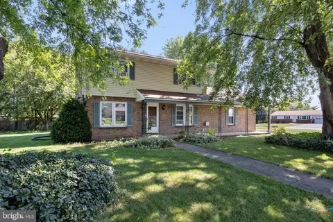 1370 S Duke St, Palmyra, PA 17078