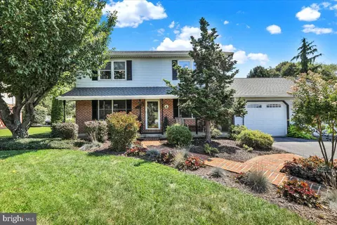 1784 Woodridge Ct, Lebanon, PA 17046