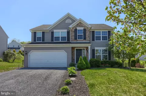 106 Blackberry Ln, Lebanon, PA 17046