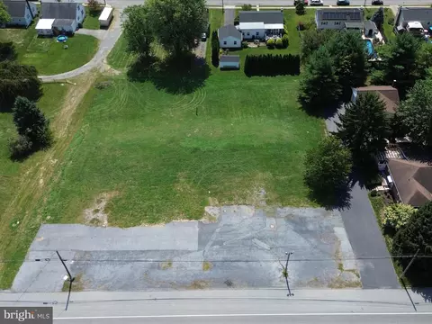 1324 E Main St, Annville, PA 17003