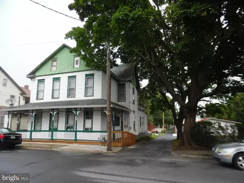 28 N Railroad St, Annville, PA 17003