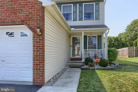8 Grasshopper Ct, Myerstown, PA 17067