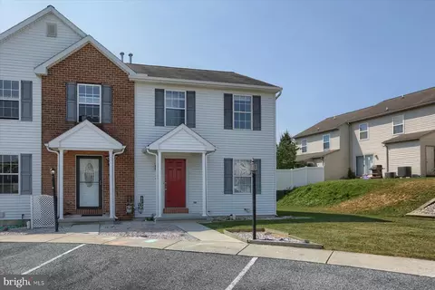 2 Bradford Cir, Myerstown, PA 17067