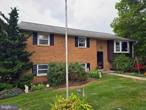 624 W Pajabon Dr, Palmyra, PA 17078