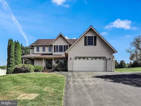 1605 Colonial Cir, Lebanon, PA 17046