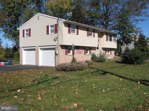 419 Evergreen Rd, Lebanon, PA 17042