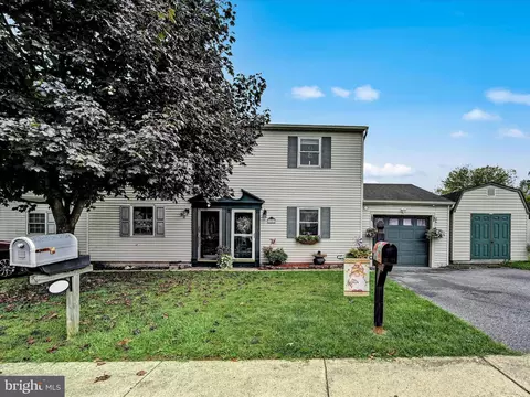24 Walnut Mill Ln, Cleona, PA 17042