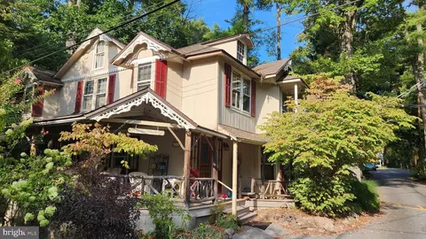 309 7th St, Mount Gretna, PA 17064
