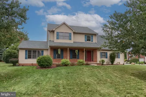 110 Stone Hedge Ct, Lebanon, PA 17042