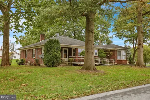 161 E Queen St, Jonestown, PA 17038
