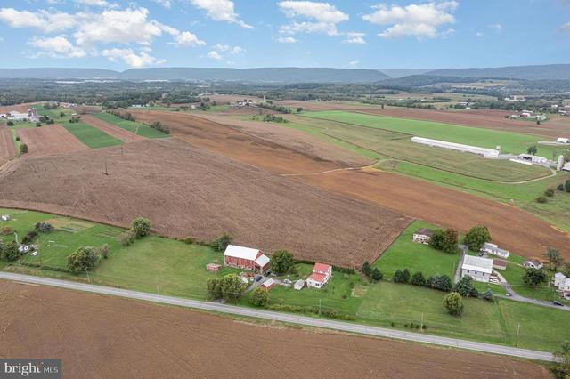 325 Old Route 22, Fredericksburg, PA 17026