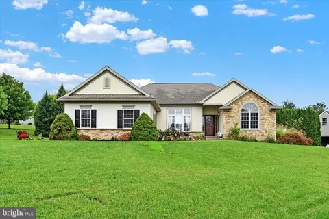 426 Millbridge Dr, Lebanon, PA 17042
