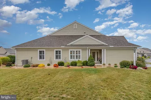 1057 Villa Dr, Lebanon, PA 17042