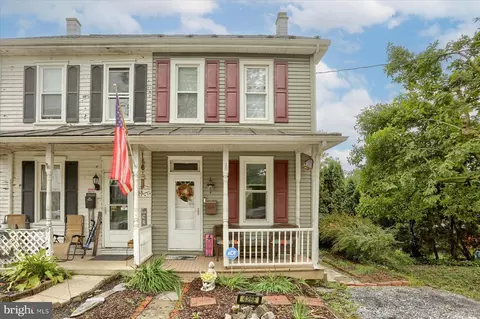 426 E Main St, Annville, PA 17003