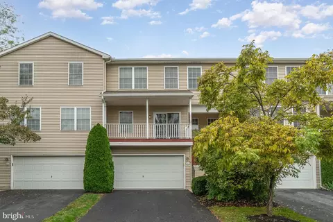 102 Woodside Ct, Annville, PA 17003
