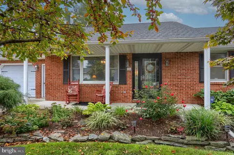 106 Gentry Ct, Palmyra, PA 17078
