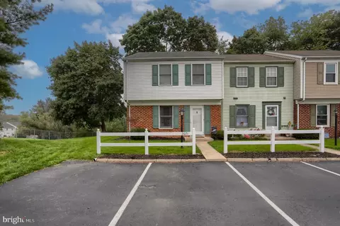 2021 Carlton Dr, Lebanon, PA 17042