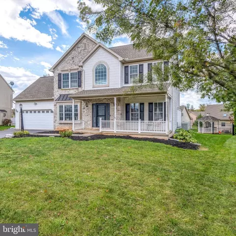 446 Oak Ln, Palmyra, PA 17078