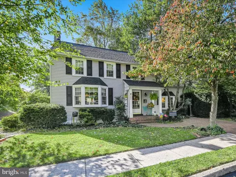102 E Locust St, Annville, PA 17003