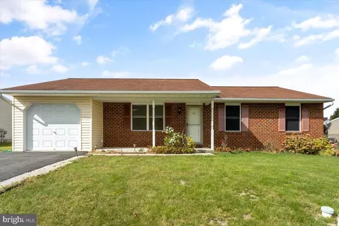104 Edgemont Ln, Newmanstown, PA 17073