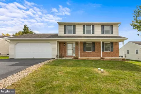 13 Meadow Dr, Newmanstown, PA 17073