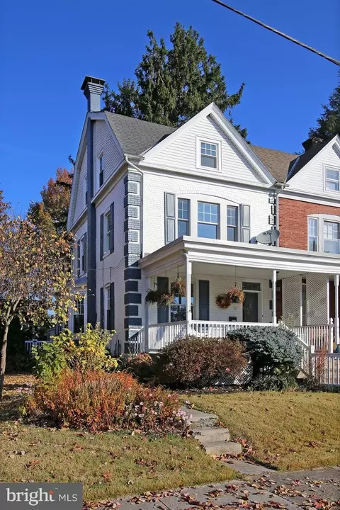 17 E High St, Lebanon, PA 17042