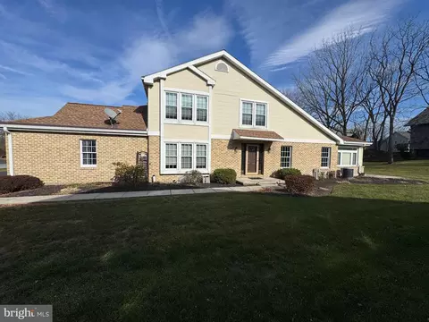 146 Stone Hedge Ct, Lebanon, PA 17042