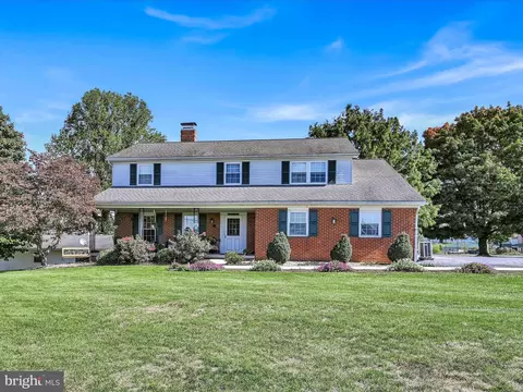 691 Weavertown Rd, Myerstown, PA 17067