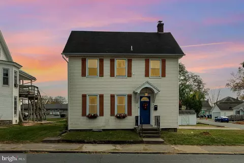 524 W Main St, Palmyra, PA 17078