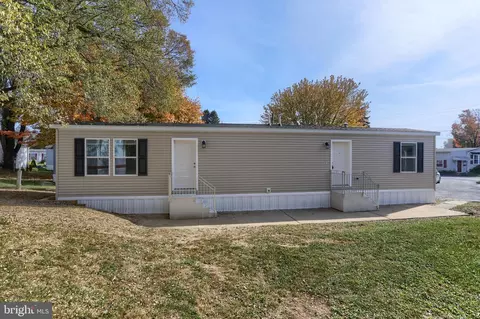 14 R David Dr, Lebanon, PA 17046