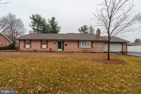 1662 Rita Ln, Lebanon, PA 17042