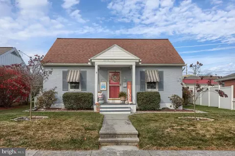 413 E Chestnut St, Cleona, PA 17042