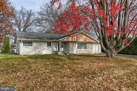1006 Daffodil Dr, Lebanon, PA 17042