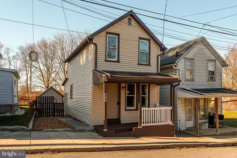 823 S 6th St, Lebanon, PA 17042