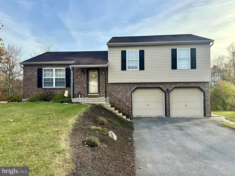 19 Winchester Cir, Lebanon, PA 17046