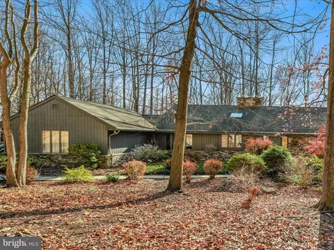 1304 Douglas Fir Cv, Lebanon, PA 17042