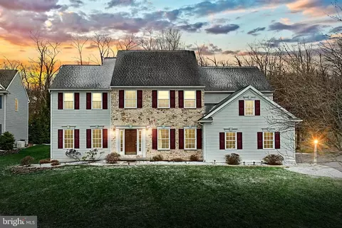 26 Fieldcrest Dr, Palmyra, PA 17078