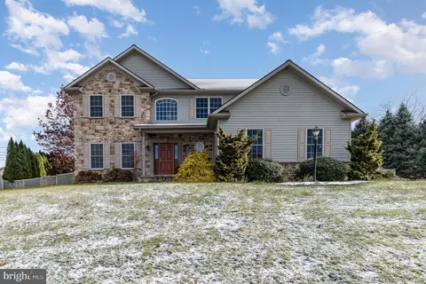 320 Homestead Dr, Lebanon, PA 17042