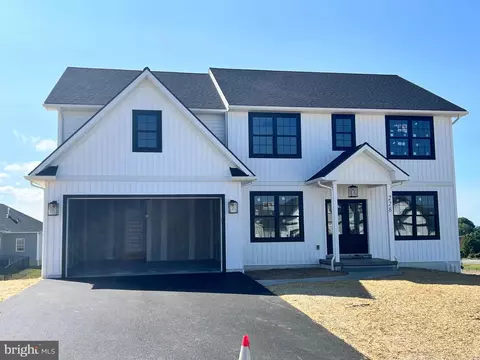 228 Daisy Dr, Lebanon, PA 17046