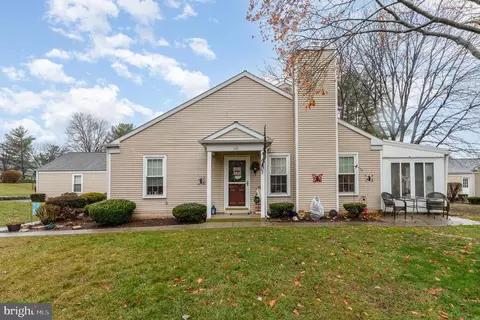 1110 Cambridge Ct, Palmyra, PA 17078