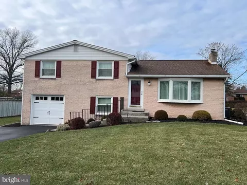 7 Clearview Dr, Lebanon, PA 17042
