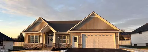 231 Daisy Dr, Lebanon, PA 17046
