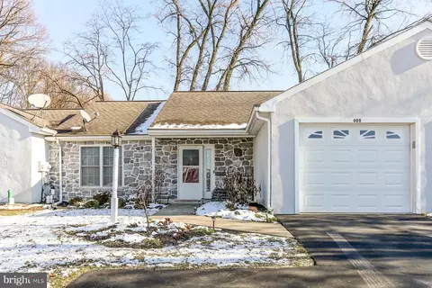 608 Huckleberry Ln, Lebanon, PA 17046