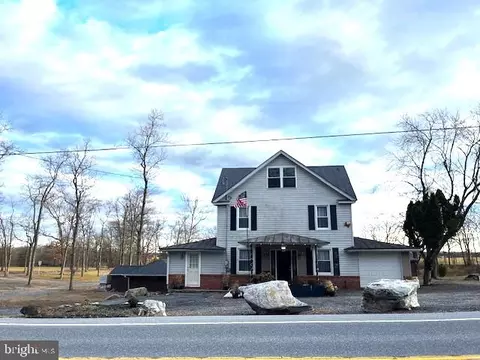 10451 Mountain Rd, Grantville, PA 17028
