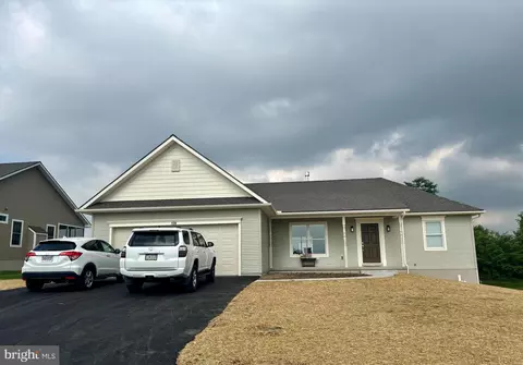 138 Dream Dr, Lebanon, PA 17046