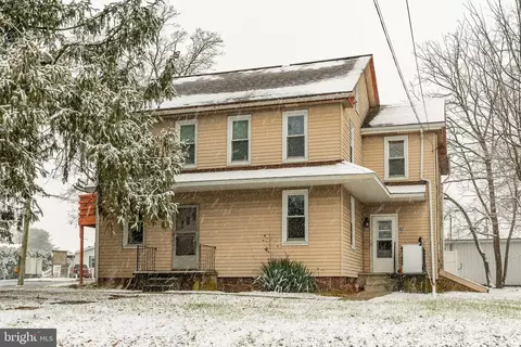 127 Schoolhouse Rd, Palmyra, PA 17078