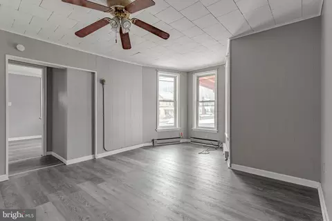 Living - 127 Schoolhouse Rd, Palmyra, PA 17078 photo 3 of 3