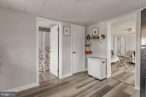 Entry Way - 127 Schoolhouse Rd, Palmyra, PA 17078 photo 2 of 13