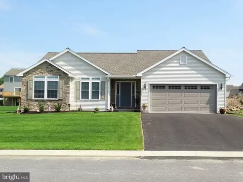311 Meadow View Dr, Myerstown, PA 17067