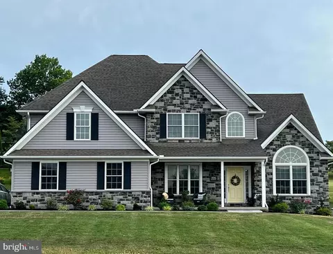 011 Rolling Meadow Rd, Lebanon, PA 17046